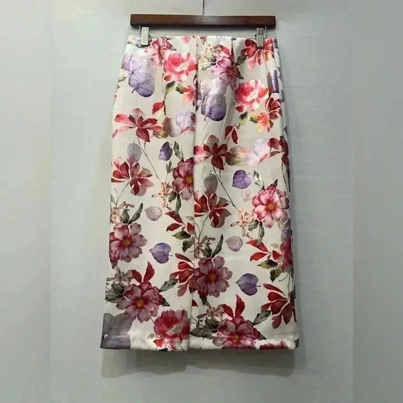 Eci ny Floral Pencil Skirt with Back Slit - Size S - Picture 5 of 7